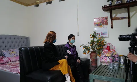 Nước mắt cảm động của người phụ nữ cả đời bất hạnh bất ngờ nhận món quà trên 70 triệu đồng từ doanh nghiệp