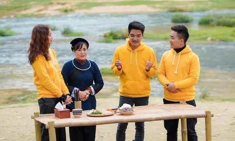 Người bản địa rơi nước mắt trước tình cảm của dàn nghệ sĩ "Ẩm thực kỳ thú"