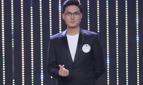 "Anh thầy" dạy Toán nổi tiếng cộng đồng mạng, nay lại khiến dàn mỹ nhân "Quý ông đại chiến" phát cuồng