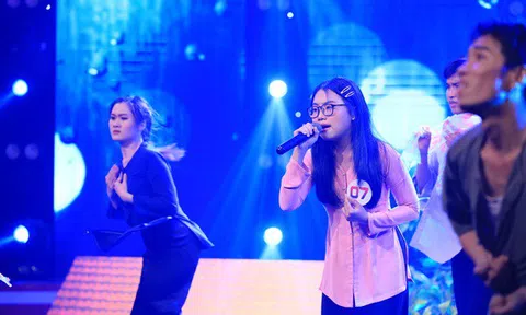 Sau 6 năm, Phương Mỹ Chi vẫn khiến khán giả nghẹn lòng với ca khúc "Quê em mùa nước lũ"