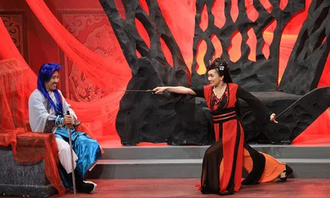 "Ơn giời cậu đây rồi": Phương Lan "đi đường quyền", Phan Mạnh Quỳnh thú nhận yêu bạn gái hơn ba ruột 5 tuổi