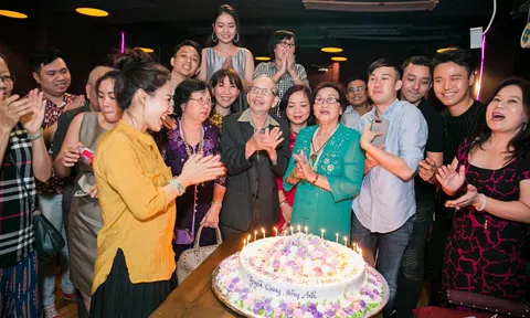 Đăng ảnh mừng sinh nhật mẹ ruột, Dương Triệu Vũ để lộ số tài sản gia đình những ngày đầu định cư bên Mỹ