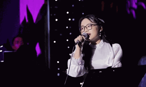 Phương Mỹ Chi gây sốt khi cover bản hit "Người tình mùa đông" bằng 5 thứ tiếng, nhận "mưa" lời khen