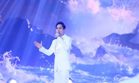 Danh ca Ngọc Sơn khoe khối tài sản trang phục khổng lồ, thậm chí phải tìm người cho bớt