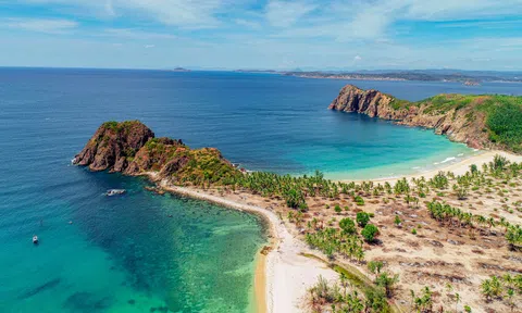 Đắm mình trong cảnh đẹp quên lối về tại Bãi Ôm (Phú Yên)