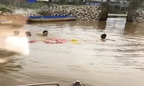 Thả trôi hàng lậu!