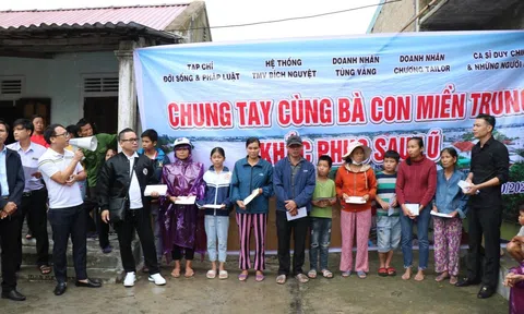 Hệ thống TMV Bích Nguyệt cùng các mạnh thường quân trao tặng hơn 1 tỷ đồng tiền mặt hỗ trợ miền Trung