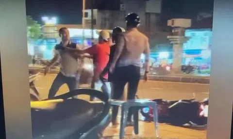 Đánh phụ nữ sau va chạm giao thông ở quận 9, người đàn ông khúm núm khai nhận tại công an
