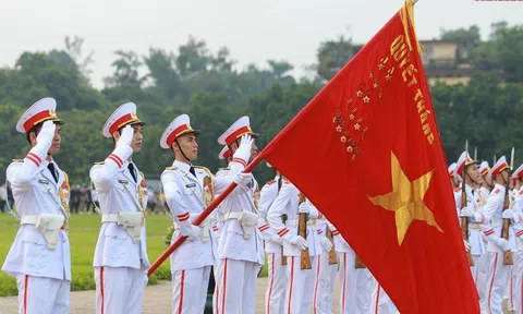 Trang nghiêm lễ chào cờ chào mừng 75 năm ngày Quốc khánh 2/9