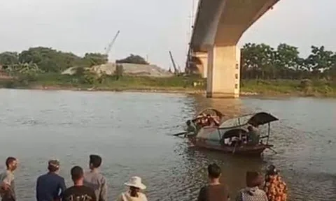 Tìm kiếm nữ sinh nhảy cầu tự tử vì bị mắng đi chơi cả ngày