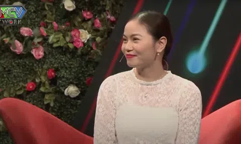 Cô gái mang "sớ" đến show hẹn hò tìm bạn trai, Quyền Linh thốt lên: "Kiếm chồng mà có một cuốn vậy mệt lắm"