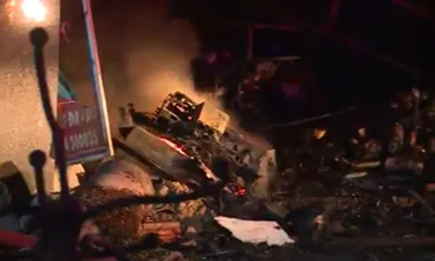 Đà Nẵng: Cháy lớn thiêu rụi nhà 2 tầng, 7 người thoát nạn