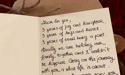 Hồ Ngọc Hà bất ngờ “bóc mẽ” sự thật về tấm thiệp tình yêu của Kim Lý viết nhân dịp 3 năm yêu