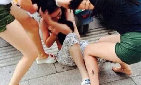 Phụ nữ có nên đánh ghen?