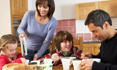 Học cách người Pháp dạy con qua cách ăn uống