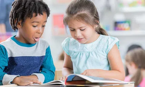 Cha mẹ nên làm gì khi trẻ tò mò về 'vùng kín'