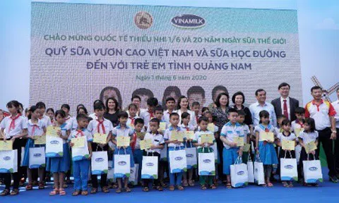 ‘Để mọi trẻ em được uống sữa mỗi ngày’ và hành trình xuyên mùa dịch của quỹ sữa vươn cao