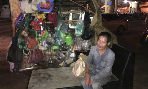 Nghẹn ngào những mảnh đời vô gia cư lay lắt trong đêm mưu sinh khốn khổ