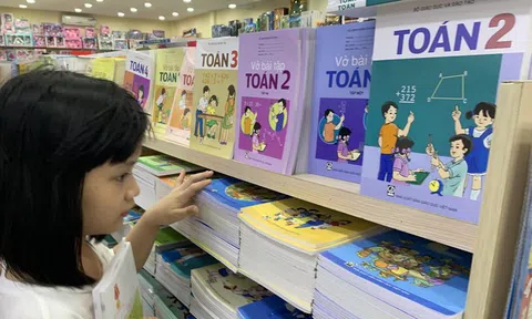 Ai định giá sách giáo khoa?