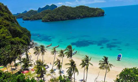 Video: Cận cảnh vẻ đẹp hoang sơ của biển tại Ang Thong, Thái Lan