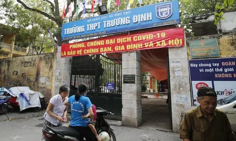 Phụ huynh bị tẩy chay vì không đóng quỹ: Học đường không phải “chiến trường” đo độ dày của ví