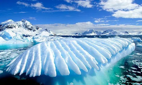 Video: Cận cảnh vẻ đẹp ngoạn mục của băng tuyết tại Nam Cực