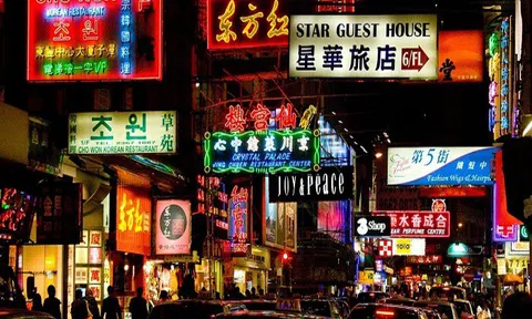 Video: Hong Kong về đêm rực rỡ sắc màu