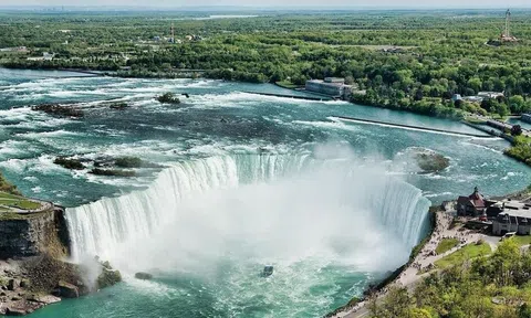 Video: Nhìn ngắm vẻ đẹp cuốn hút của Niagara - một trong 10 thác nước đẹp