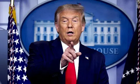 Bầu cử Mỹ 2020: Ông Trump cảnh báo Tòa án Tối cao hỗ trợ ông Biden