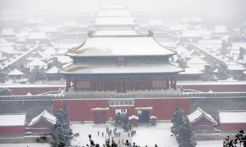 Video: Nhìn ngắm vẻ đẹp của tuyết trắng đầu mùa tại Bắc Kinh