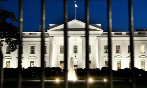 Bộ Tư pháp Mỹ điều tra âm mưu hối lộ để được tổng thống ân xá