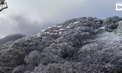 Video: Tuyết rơi bất thường ở Australia