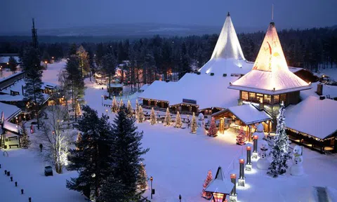 Video: Làng của ông già Noel vắng bóng người trước Giáng sinh