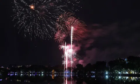 Tết Dương lịch 2021: Hà Nội sẽ bắn pháo hoa tầm cao tại 3 điểm