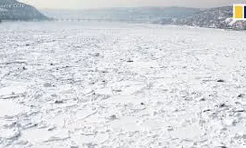 Video: Sông Hoàng Hà (Trung Quốc) bị đóng băng hơn 700 km
