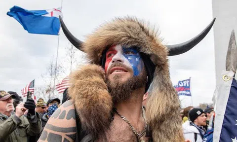 Nhiều nhân vật nổi bật bị bắt giữ do tham gia bạo loạn tại trụ sở Quốc hội Mỹ