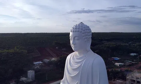 Video: Chiêm ngưỡng tượng Phật Thích Ca cao 73m tại Bình Phước
