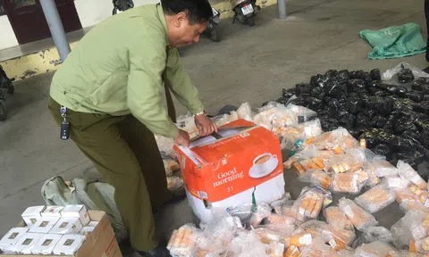 Bắc Ninh: Thu giữ hơn 3.500 hộp mỹ phẩm vô chủ tại điểm tập kết hàng hóa