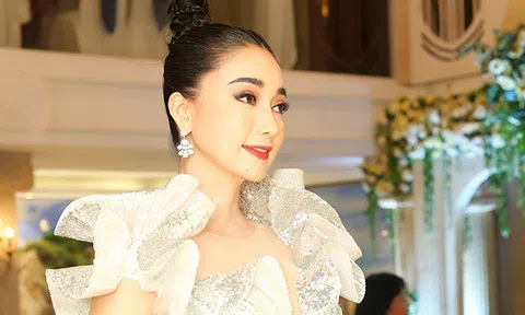 Hoa hậu Hồng Tươi tái xuất với nhan sắc xinh đẹp tại Gala Dinner