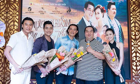 Hoàng Mập đãi tiệc tưng bừng ra mắt phim Vực thẳm chiều trôi