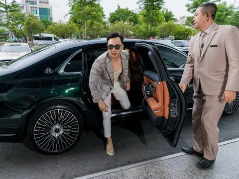 MC Thành Trung đi siêu xe đến gặp các "Anh trai vượt ngàn chông gai"