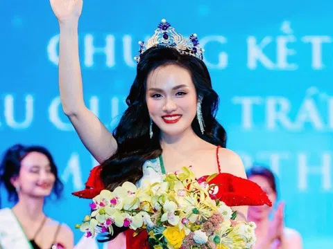 Cựu sinh viên Đại học Kinh tế quốc dân đăng quang Mrs Earth Vietnam 2024