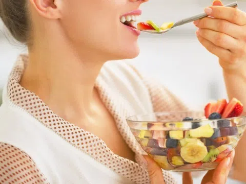 Nữ nhân viên ngân hàng nguy kịch sau khi chăm chỉ ăn 9 loại trái cây, rau quả mỗi ngày để khỏe đẹp hơn