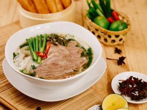 Phở Hà Nội và phở Nam Định vừa được xếp hạng di sản quốc gia, đây là 5 lưu ý khi ăn để không hại sức khỏe