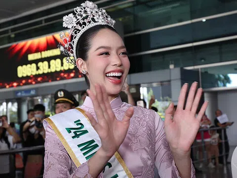 Miss International Thanh Thuỷ về nước, cách chọn trang phục nhận "mưa lời khen"