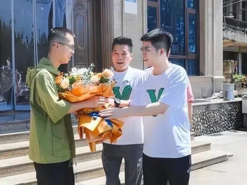 Nam sinh được chú hàng xóm tặng 3,5 tỷ đồng vì đỗ Đại học lớn nhất cả nước