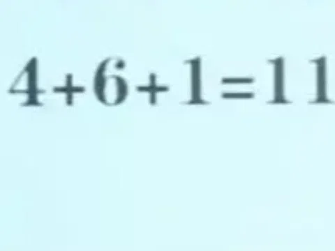 "Chú lợn con đang xếp hàng, 4 người ở trước, 6 người ở sau. Hỏi có bao nhiêu người?", đáp án của cô giáo khiến bố đứng hình