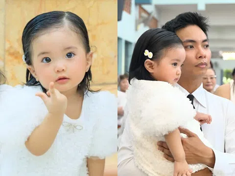 Bé Lisa nhà Khánh Thi làm nghi thức rửa tội, đại gia đình Phan Hiển đến nhà thờ chứng kiến khoảnh khắc thiêng liêng