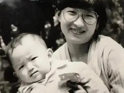 Người mẹ bán hết tài sản tìm con mất tích 32 năm, khi gặp lại con trai nói một câu khiến bà nghẹn ngào