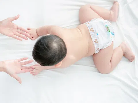 Bé không còn mồ hôi lưng, nhờ mẹ chọn tã quần Bobby Siêu Khô Thoáng